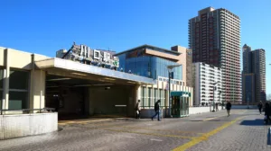 川口駅前の写真 上野東京ラインの停車駅になり不動産価値も上昇中